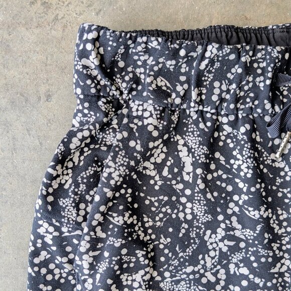 Lululemon On The Fly Short 2.5" Chirasu Black size 4 - Picture 3 of 9
